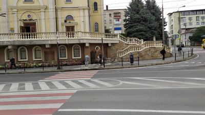 Автомобіль пошкодив огорожу та стіну церкви, ДТП Автомобіль пошкодив огорожу та стіну церкви, ДТП