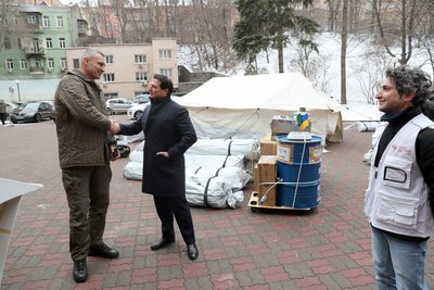 Мер Києва Віталій Кличко і консул Італії в Україні Серджо Федеріко Ніколачі Мер Києва Віталій Кличко і консул Італії в Україні Серджо Федеріко Ніколачі