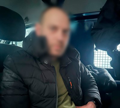 Чоловіка підозрюють у хуліганстві за стрільбу в під'їзді в Індустральному районі Харкова Чоловіка підозрюють у хуліганстві за стрільбу в під'їзді в Індустральному районі Харкова