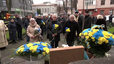 Учасників ліквідації наслідків аварії на Чорнобильській АЕС вшанували у Рівному Учасників ліквідації наслідків аварії на Чорнобильській АЕС вшанували у Рівному
