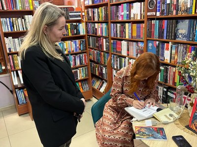 книгарня, автограф, зоряна биндас, пульс книгарня, автограф, зоряна биндас, пульс