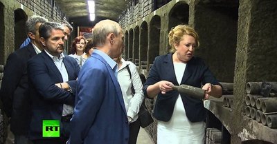 Putinge 1775 s. şarabını açtı, RF ordusına yardım etti, Ukrayinağa qarşı cenkleşti: Devlet Dumasına Qırımdan namzetler