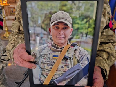 У Полтаві влаштували панахиду за трьома полеглими воїнами У Полтаві влаштували панахиду за трьома полеглими воїнами