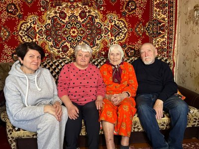"Не вірю, що мені 100 років": історія довгожительки Раїси Деркач із Луцька "Не вірю, що мені 100 років": історія довгожительки Раїси Деркач із Луцька