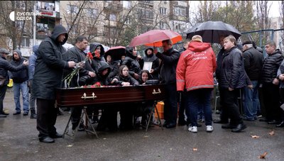 Під звуки сирен: в Одесі попрощалися із загиблим внаслідок російської атаки водієм "швидкої" Під звуки сирен: в Одесі попрощалися із загиблим внаслідок російської атаки водієм "швидкої"