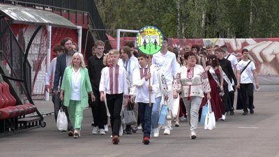 Урочиста хода випускників 2025 відбулась у Рівному Урочиста хода випускників 2025 відбулась у Рівному