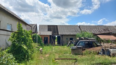 Знеструмлені населені пункти, повалені дерева й зірвані дахи: наслідки негоди на Закарпатті Знеструмлені населені пункти, повалені дерева й зірвані дахи: наслідки негоди на Закарпатті