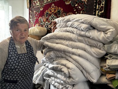 "У кожен вкладаю душу…": 76-річна вінничанка пошила для військових понад 1500 спальників "У кожен вкладаю душу…": 76-річна вінничанка пошила для військових понад 1500 спальників