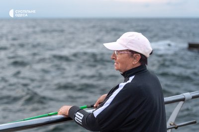 Вересневі ранки на Ланжероні: спорт, риболовля та прогулянки біля моря в Одесі, фоторепортаж