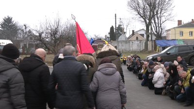 У Хмельницькому попрощалися із загиблим воїном Андрієм Гулою У Хмельницькому попрощалися із загиблим воїном Андрієм Гулою