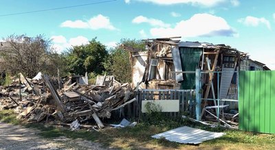 Російські війська вдарили по будинках людей у селі Перемога на Глухівщині Російські війська вдарили по будинках людей у селі Перемога на Глухівщині