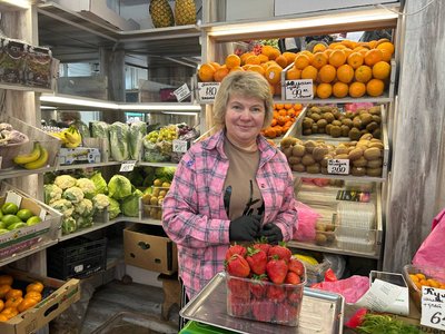 Полуниця на Житньому ринку Житомира: що пропонують продавці та скільки коштує ягода Полуниця на Житньому ринку Житомира: що пропонують продавці та скільки коштує ягода