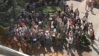 "Це не чесно": Рівнерада не продовжила оренду землі для підприємців ринку Дикого "Це не чесно": Рівнерада не продовжила оренду землі для підприємців ринку Дикого