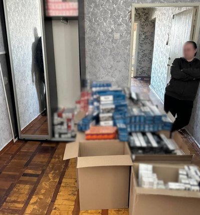 У Харкові жінка продавала контрафактний тютюн та POD-системи через соцілаьні мережі У Харкові жінка продавала контрафактний тютюн та POD-системи через соцілаьні мережі