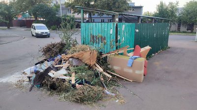 У Житомирі та передмісті виявили шість стихійних сміттєзвалищ У Житомирі та передмісті виявили шість стихійних сміттєзвалищ