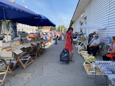 У Полтаві продовжили дозвіл на роботу продавців на вулицях поблизу центрального ринку У Полтаві продовжили дозвіл на роботу продавців на вулицях поблизу центрального ринку