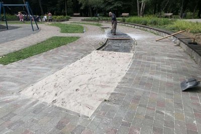 У Львові облаштовують сенсорну стежку для дітей