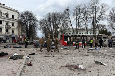 "Я не вважаю себе героєм". Військовий з Кіровоградщини, який допомогав рятувати людей у Сумах "Я не вважаю себе героєм". Військовий з Кіровоградщини, який допомогав рятувати людей у Сумах