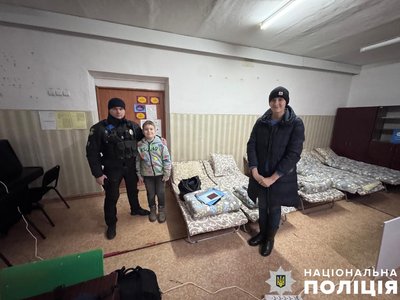 Евакуація з "червоної зони": як волонтери та поліцейські вивозять людей з небезпечних районів Херсонщини Евакуація з "червоної зони": як волонтери та поліцейські вивозять людей з небезпечних районів Херсонщини
