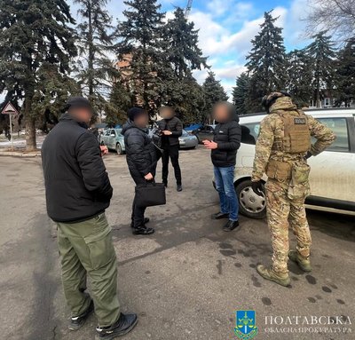 На Полтавщині арештували селищного голову, якого підозрюють у хабарництві На Полтавщині арештували селищного голову, якого підозрюють у хабарництві