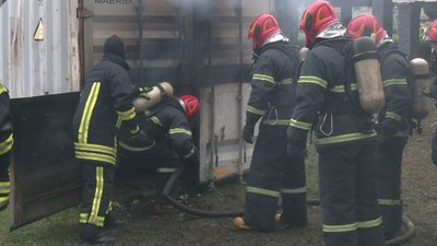 "Праця пожежного рятувальника — неоціненна": на Рівненщині вогнеборці навчалися долати вогняні смуги перешкод "Праця пожежного рятувальника — неоціненна": на Рівненщині вогнеборці навчалися долати вогняні смуги перешкод