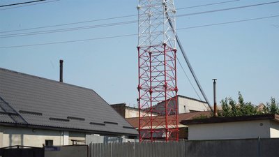 У Кропивницькому посеред приватного сектору встановили вежу мобільного зв’язку: чому сусіди проти У Кропивницькому посеред приватного сектору встановили вежу мобільного зв’язку: чому сусіди проти
