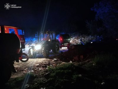 Поблизу Таращі на Київщині з ночі гасять пожежу на сміттєзвалищі Поблизу Таращі на Київщині з ночі гасять пожежу на сміттєзвалищі