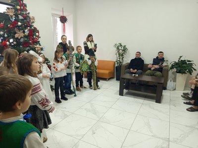 Військові на реабілітації на Тернопільщині разом святкують Різдво, 25 грудня 2025 року