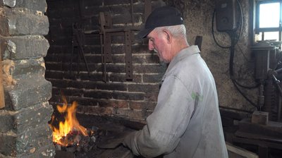 коваль, кузня коваль, кузня