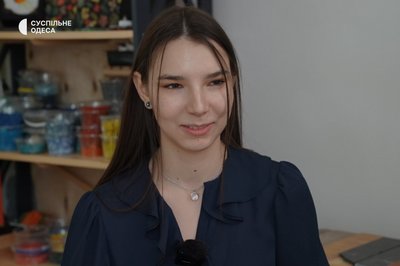 "Хотілося б, щоб люди знали про мистецтво мозаїки": переселенки з Херсону проводять майстер класи в Одесі "Хотілося б, щоб люди знали про мистецтво мозаїки": переселенки з Херсону проводять майстер класи в Одесі