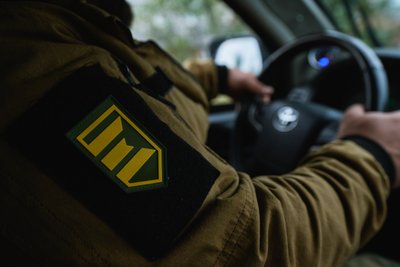 Військовий "Срібної трійки" за кермом Військовий "Срібної трійки" за кермом