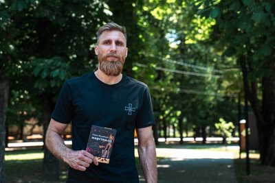 "Між тим, як я писав рядки, ми вбивали росіян": Вишебаба про "Марґіналії”, Сумщину та бандитський Краматорськ 90-х "Між тим, як я писав рядки, ми вбивали росіян": Вишебаба про "Марґіналії”, Сумщину та бандитський Краматорськ 90-х