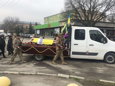 Поліг на Курщині: громада Черкащини поховала військовослужбовця Поліг на Курщині: громада Черкащини поховала військовослужбовця