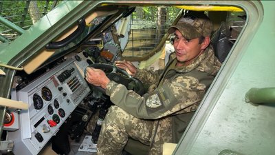 «Дванадцять бійців взяли пів села без втрат»: як «Онуки Адольфівни» звільняють Лиманщину під час операції «Вівальді» «Дванадцять бійців взяли пів села без втрат»: як «Онуки Адольфівни» звільняють Лиманщину під час операції «Вівальді»