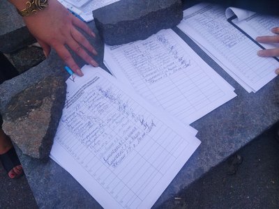 Жителі Малинської громади збирають підписи проти розбудови кар’єру Жителі Малинської громади збирають підписи проти розбудови кар’єру