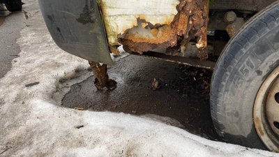 З вулиць Вінниці почали прибирати покинуті та занедбані автівки З вулиць Вінниці почали прибирати покинуті та занедбані автівки