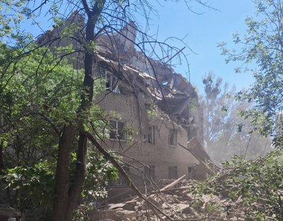 РФ обстріляла спальний район Словʼянська реактивною артилерією: що відомо