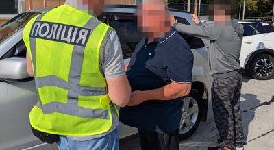 Затримані правоохоронцями чоловіки Затримані правоохоронцями чоловіки