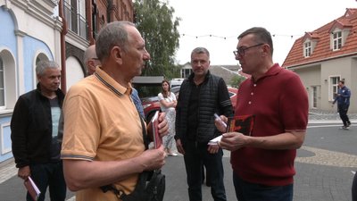 «Всі чекали політичних мемуарів, а я написав фентезі». Першу книгу Юрія Луценка представили в Рівному «Всі чекали політичних мемуарів, а я написав фентезі». Першу книгу Юрія Луценка представили в Рівному
