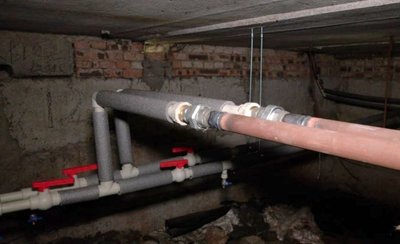 У Чернівцях замінюють труби тепломереж напередодні опалювального сезону, аби уникнути аварій У Чернівцях замінюють труби тепломереж напередодні опалювального сезону, аби уникнути аварій