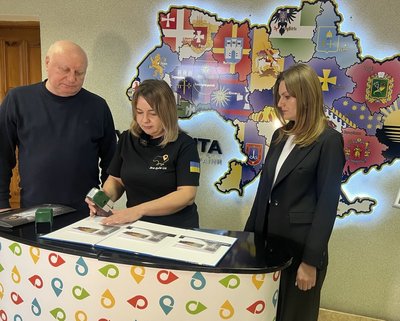У Хмельницькому погасили поштову марку "Мечем і волею" У Хмельницькому погасили поштову марку "Мечем і волею"