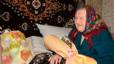 Тетяні Зазимко з Чернігівщини виповнилося 105 років Тетяні Зазимко з Чернігівщини виповнилося 105 років