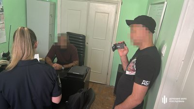 Заступнику комбата на Одещині повідомили про підозру через незаконні «бойові» Заступнику комбата на Одещині повідомили про підозру через незаконні «бойові»