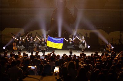 "Ми не хочемо презентувати Україну як жертву" – інтерв'ю з Dakh Daughters "Ми не хочемо презентувати Україну як жертву" – інтерв'ю з Dakh Daughters