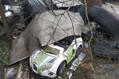 Спалені автівки та зруйнований ангар: наслідки російської атаки по авторемонтному підприємству Одеси. ФОТО Спалені автівки та зруйнований ангар: наслідки російської атаки по авторемонтному підприємству Одеси. ФОТО