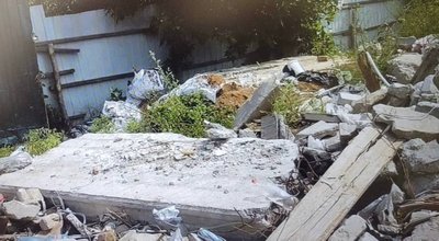 ФОП влаштував сміттєзвалище на Бахмутській у Харкові ФОП влаштував сміттєзвалище на Бахмутській у Харкові