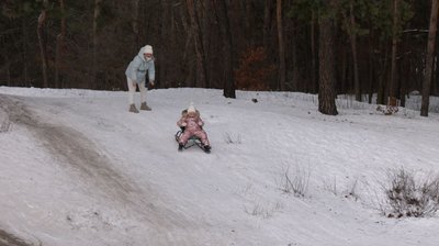 Від гірки до читального залу: куди у Черкасах можуть піти школярі під час канікул Від гірки до читального залу: куди у Черкасах можуть піти школярі під час канікул