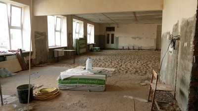 Привласнили понад 3 мільйони гривень під час ремонту їдальні у Добрянському ліцеї на Чернігівщині Привласнили понад 3 мільйони гривень під час ремонту їдальні у Добрянському ліцеї на Чернігівщині