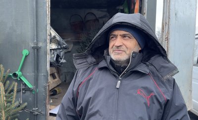 "Є документи на дерева?". Як у Сумах працює ялинковий базар