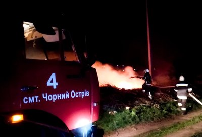 Пожежі на Хмельниччині: горіли будинок, балкон багатоквартирного будинку та сміття Пожежі на Хмельниччині: горіли будинок, балкон багатоквартирного будинку та сміття